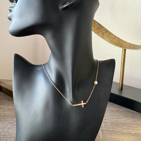 Trendy cross necklace N584 - Picture 5 of 5